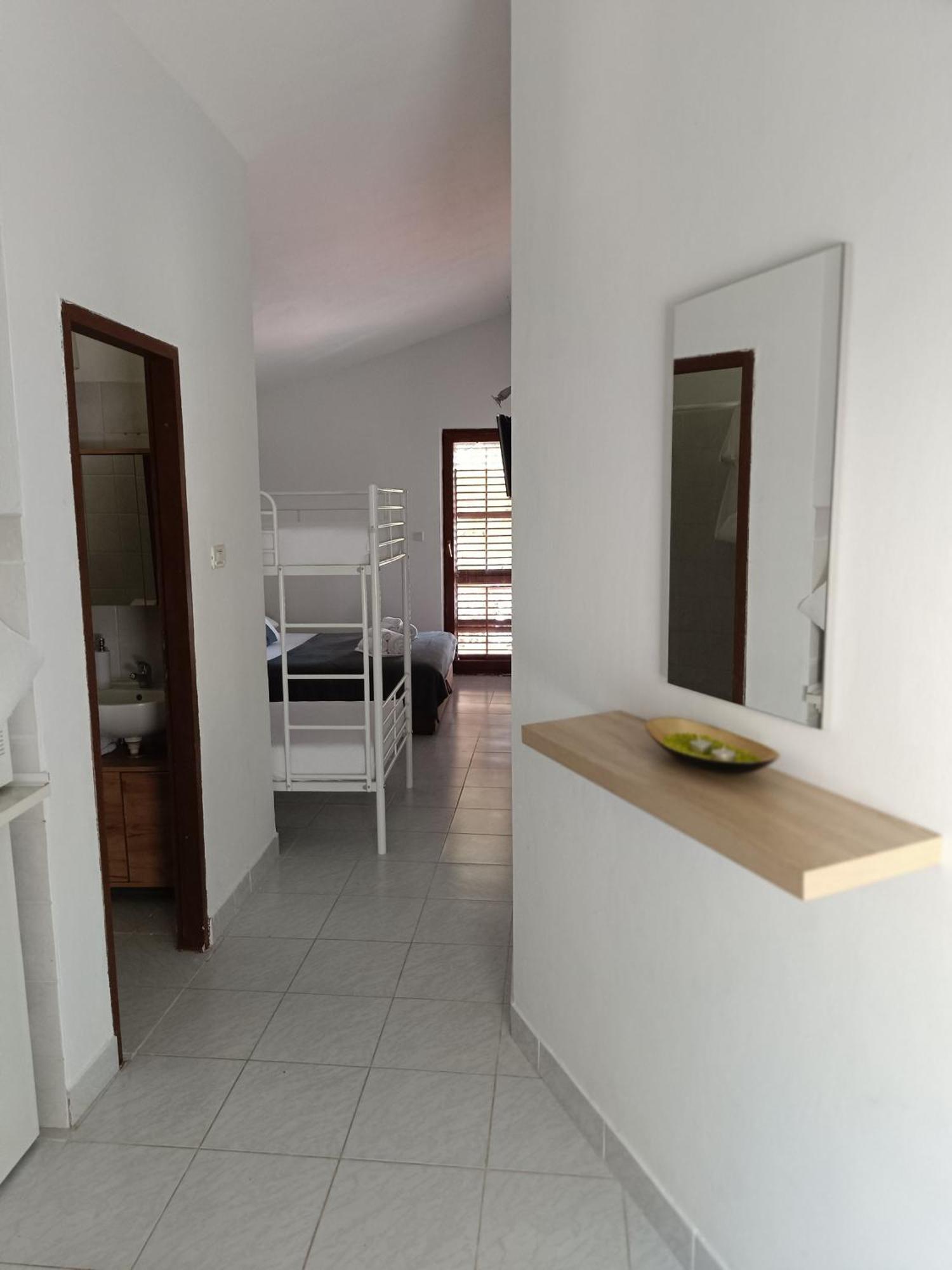 Studio Apartmani Tucic Celina Buitenkant foto