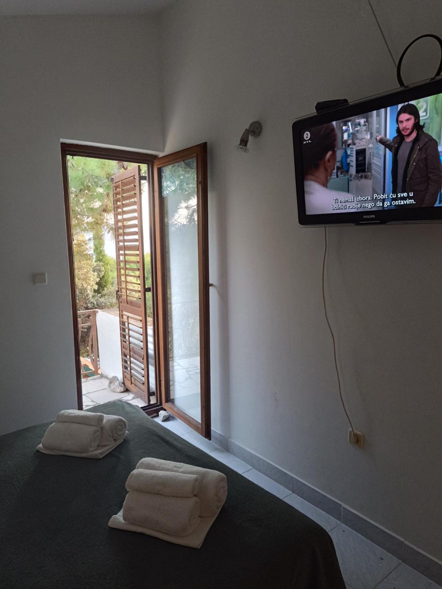 Studio Apartmani Tucic Celina Buitenkant foto